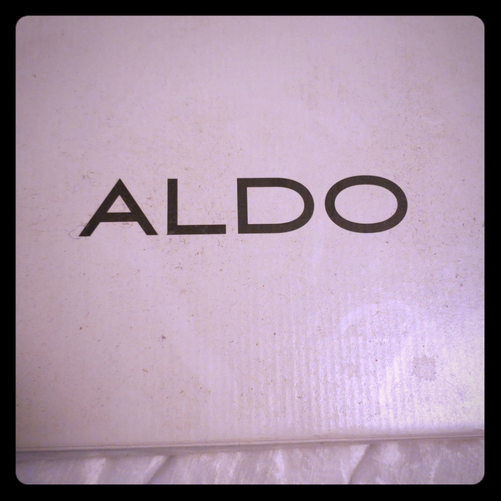 Super cute classic polka dot pumps